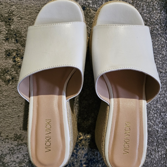 Vicki Vicki White Faux Leather Platform Wedges - Picture 1 of 5